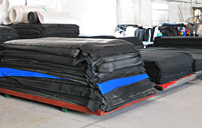 SBR Material Waterproof Camera Bag Engineered To Provide Protection And Convenient Storage For Cameras During Outdoor Adventures