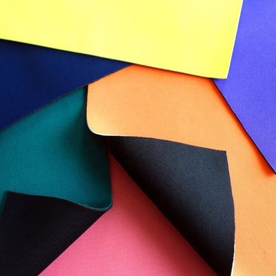 Tấm vải Neoprene đầy màu sắc 4.0Mpa 2mm Vải thoáng khí